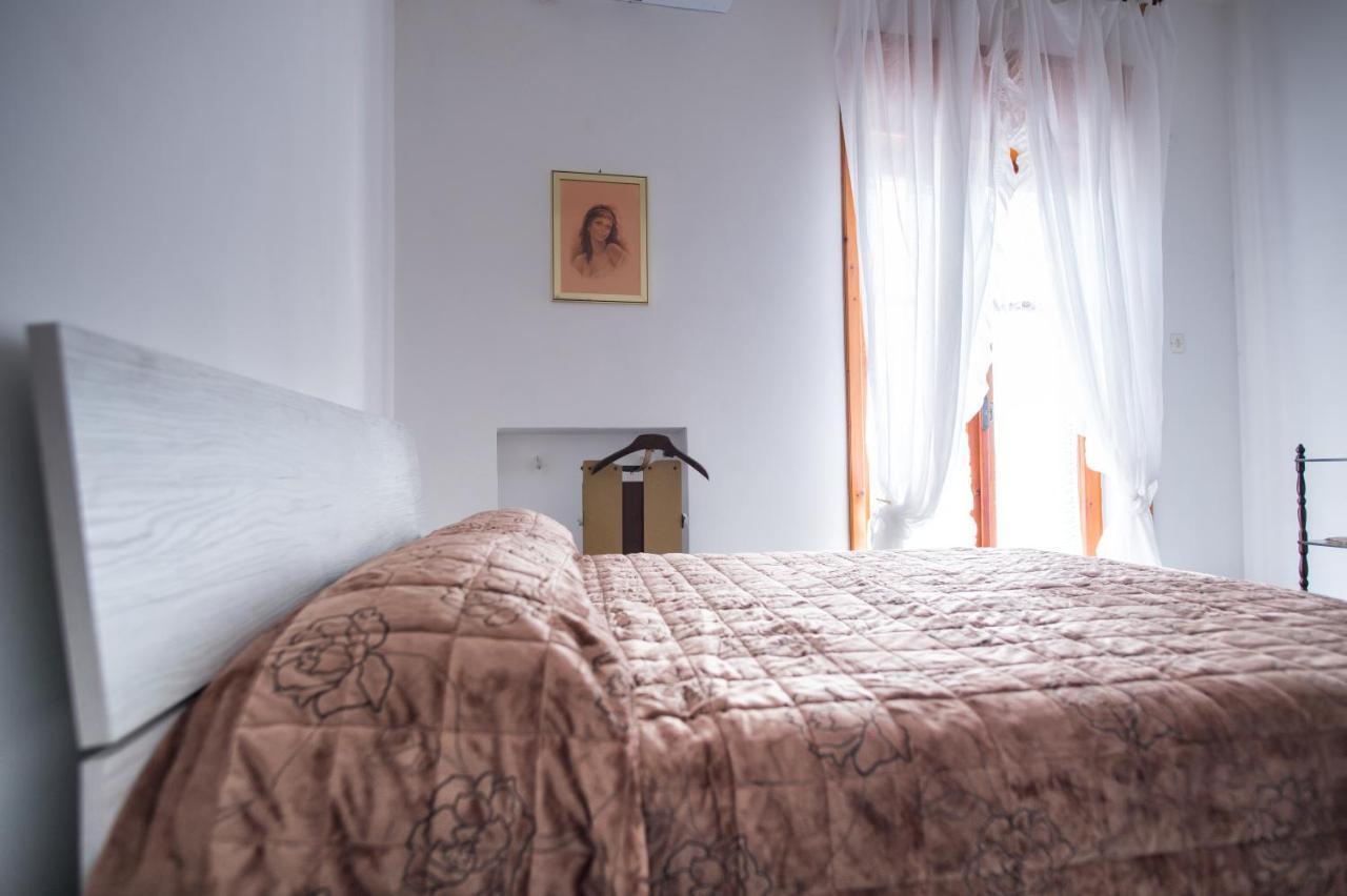 La Casa Gialla В'єтрі Екстер'єр фото